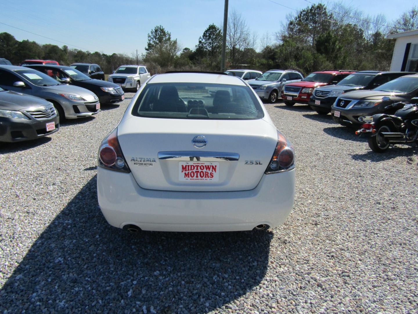 2012 White /Gray Nissan Altima 2.5 S (1N4AL2AP5CN) with an 2.5L L4 DOHC 16V engine, Automatic transmission, located at 15016 S Hwy 231, Midland City, AL, 36350, (334) 983-3001, 31.306210, -85.495277 - Photo#6